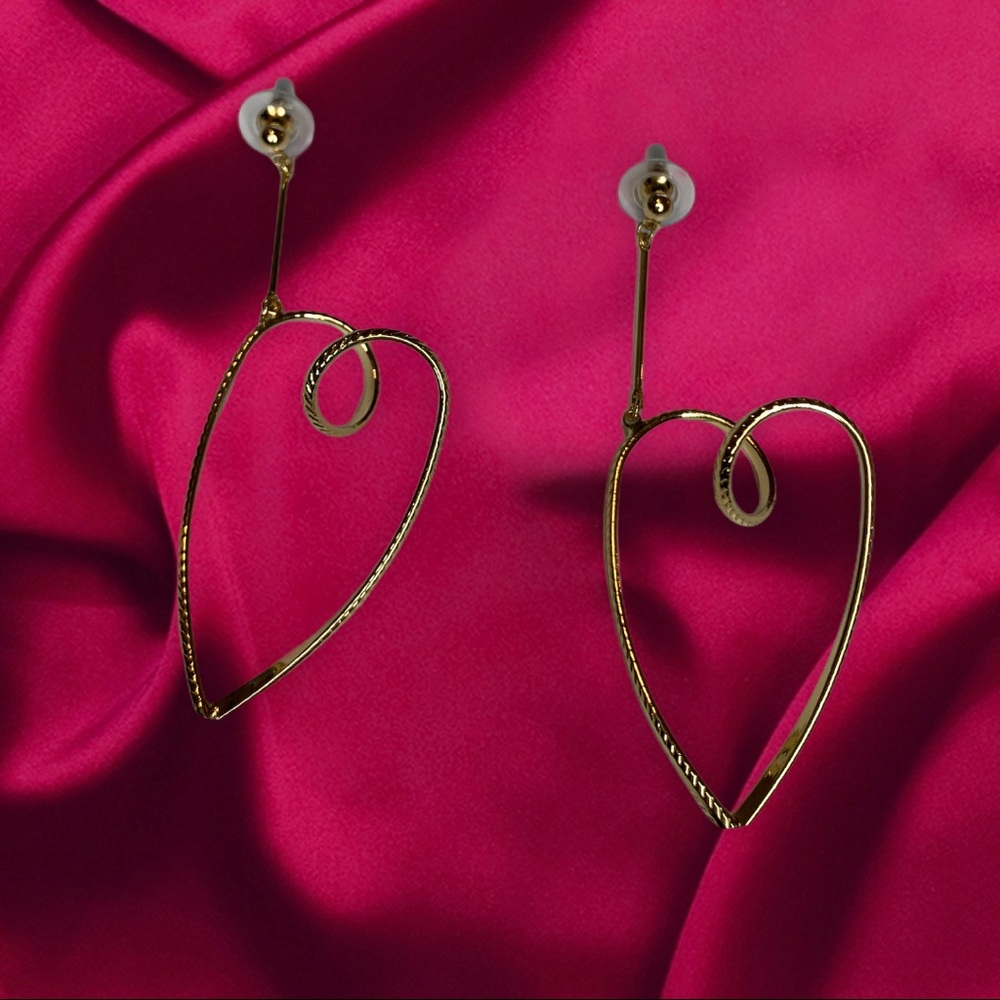 💕gold tone love earrings💕